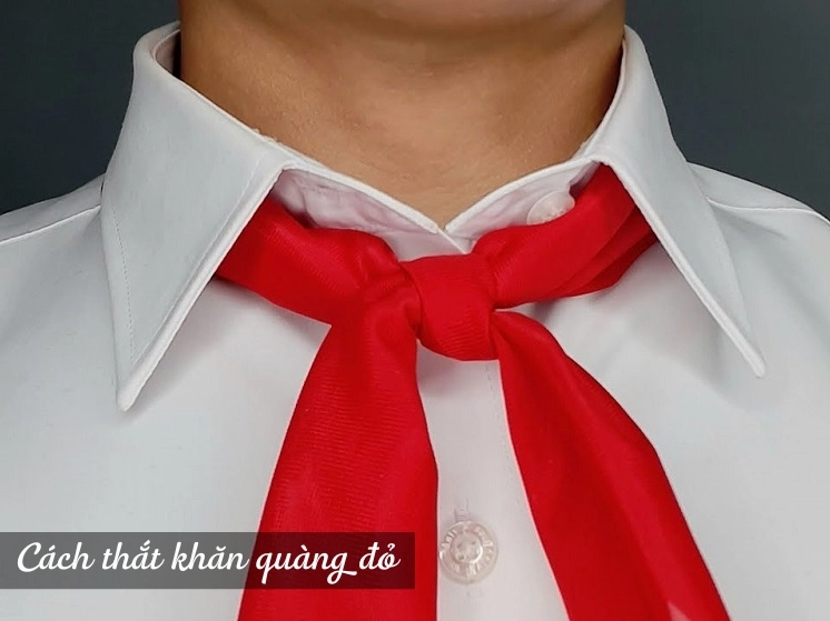 Hướng dẫn cách quàng khăn đỏ cơ bản