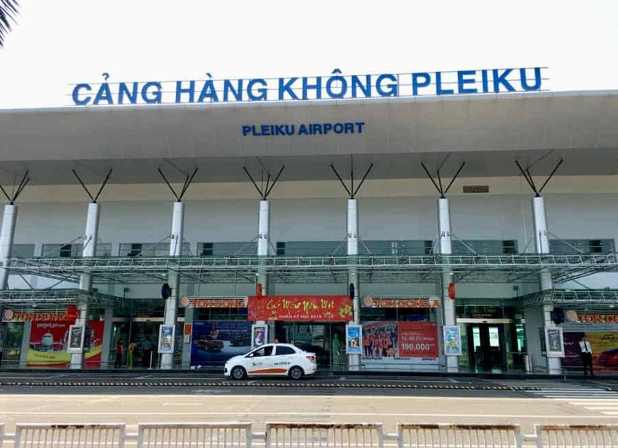Khung cảnh Sân bay Pleiku nhìn từ xa