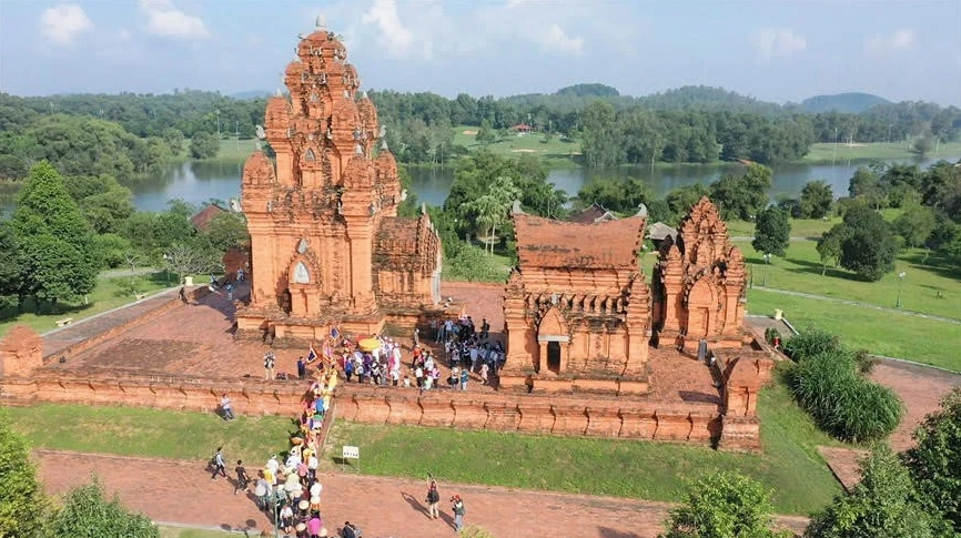 Kiến trúc Chăm Pa tại Làng Văn Hóa