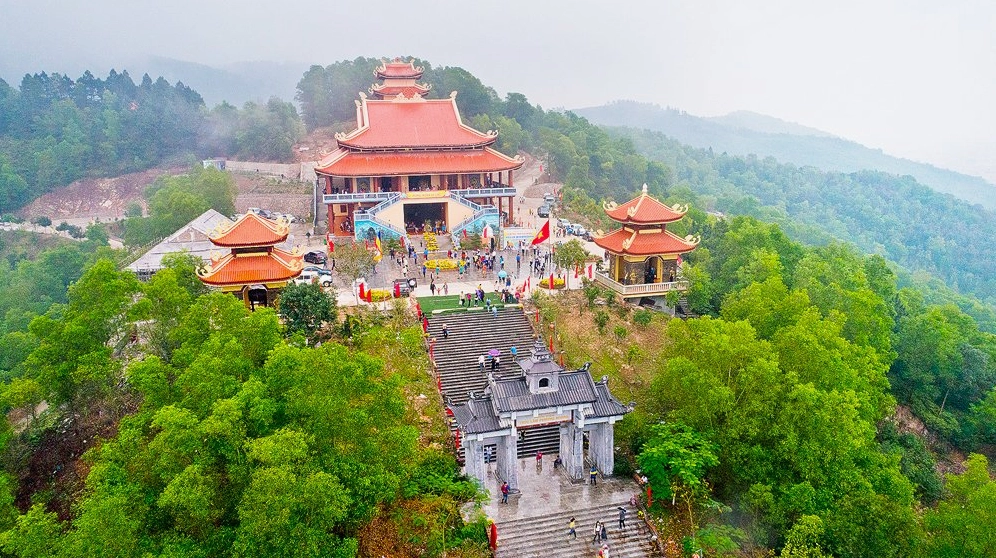 Kiến trúc Chánh điện Thiền Viện Trúc Lâm Phượng Hoàng