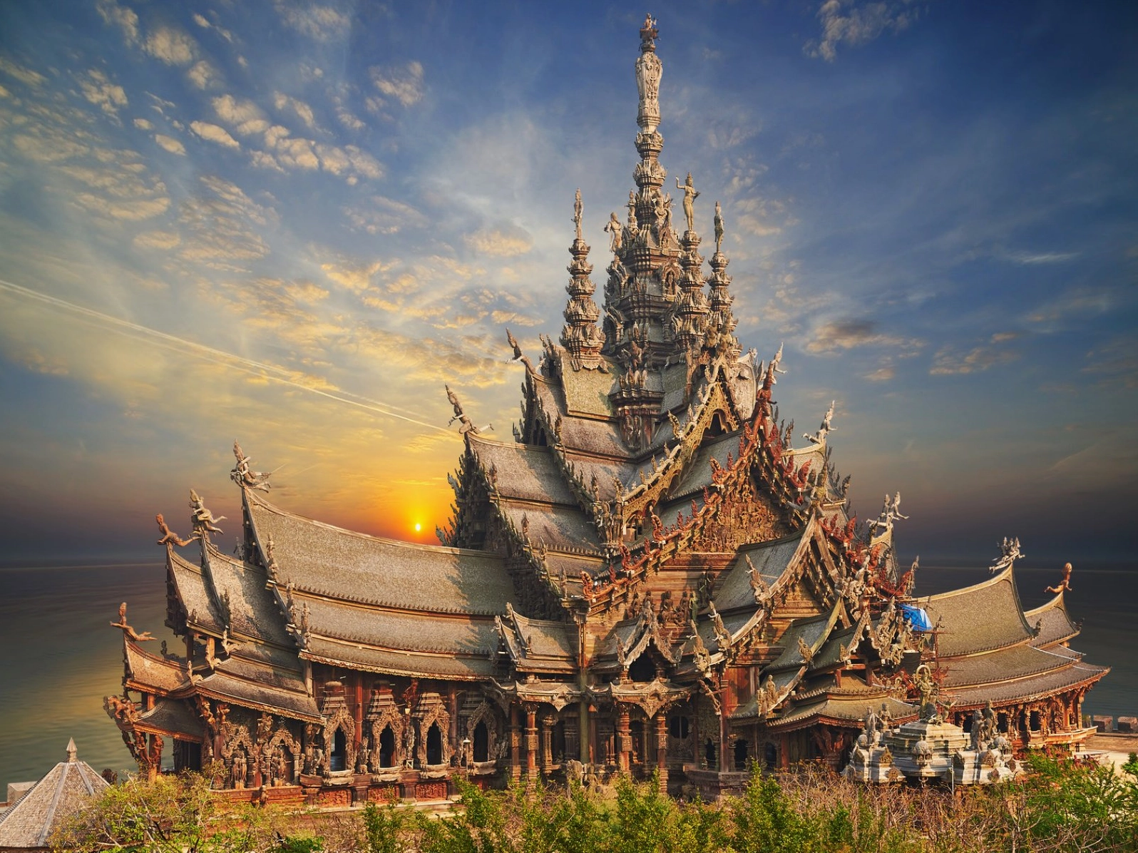 Kiến trúc Lâu Đài Tình Yêu (Sanctuary of Truth)