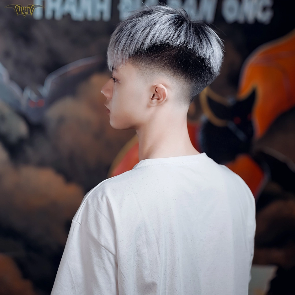 Kiểu tóc layer bung nam xoăn nhẹ đầy cuốn hút