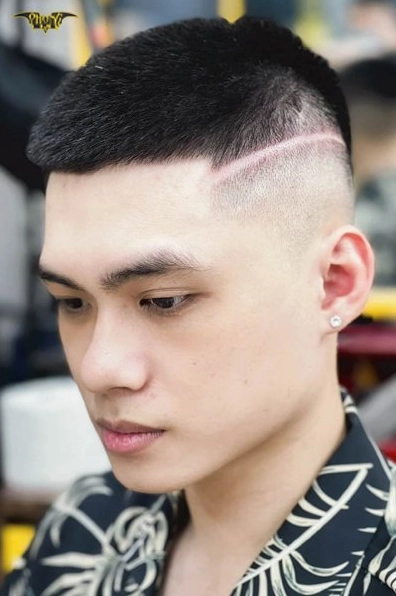 Kiểu tóc Undercut với hai bên fade cao