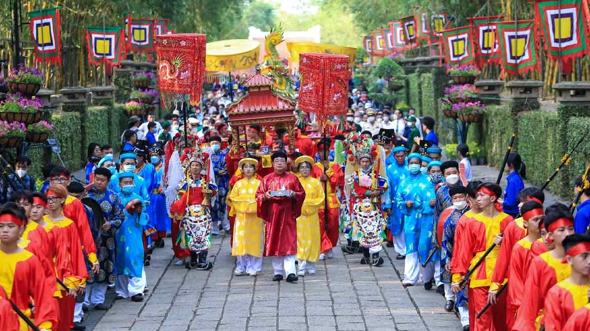 Lễ hội Oóc Om Bóc - Hoạt động đua ghe ngo