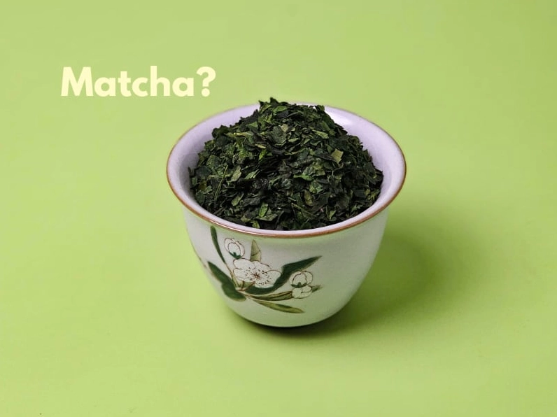 Ly trà matcha xanh mướt