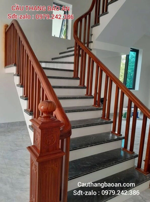 Mẫu cầu thang kính hiện đại