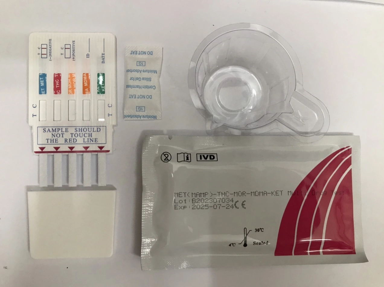 Mẫu nước tiểu để test ma túy