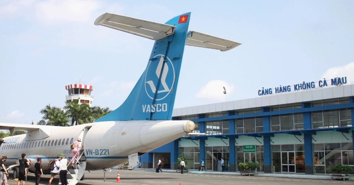 Máy bay chuẩn bị cất cánh tại sân bay Cà Mau
