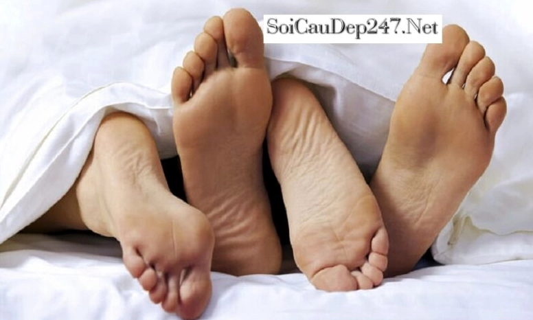 Mơ quan hệ với người lạ đánh con gì