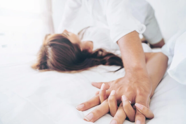 Mơ thấy quan hệ với chồng không thỏa mãn