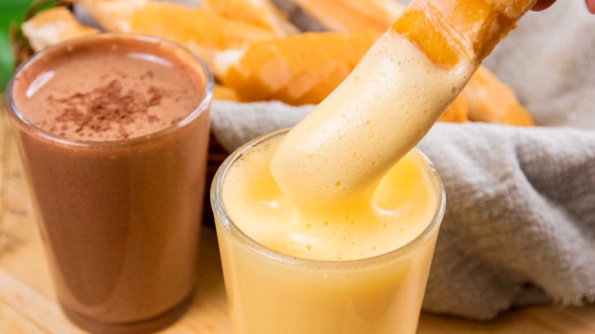 Món bánh mì chấm kem trứng thơm ngon