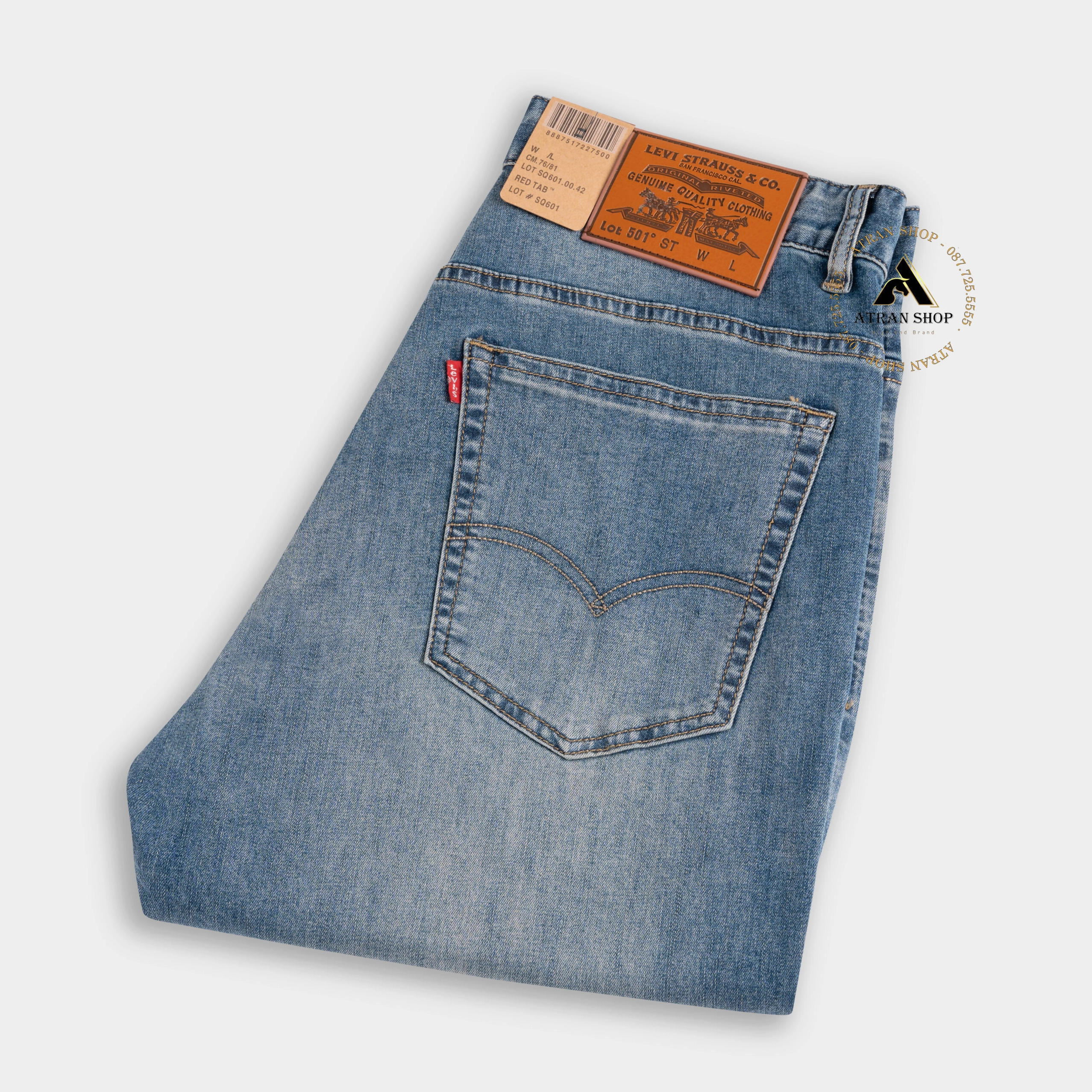 Nam giới phối đồ với quần Levis chính hãng