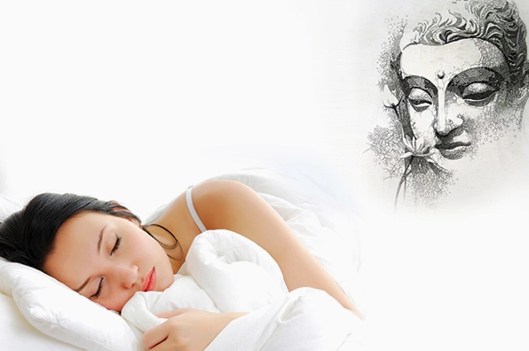 Người đang ngủ lắng nghe kinh Phật