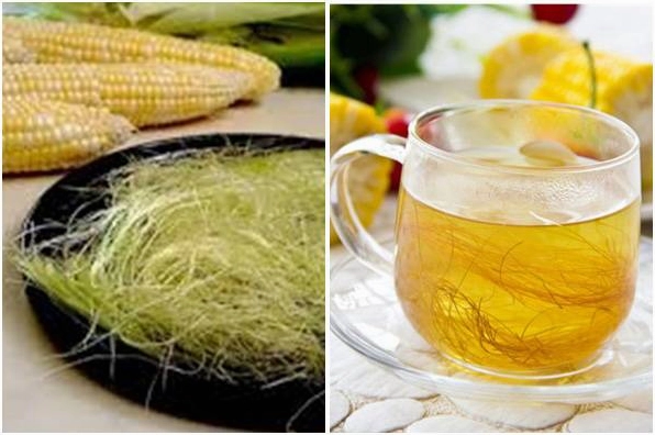 Người phụ nữ đang uống trà thảo mộc