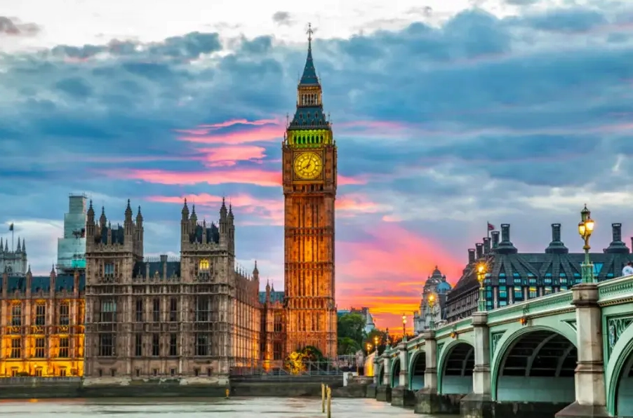 nuoc-nao-noi-tieng-voi-thap-ong-ho-big-ben_968