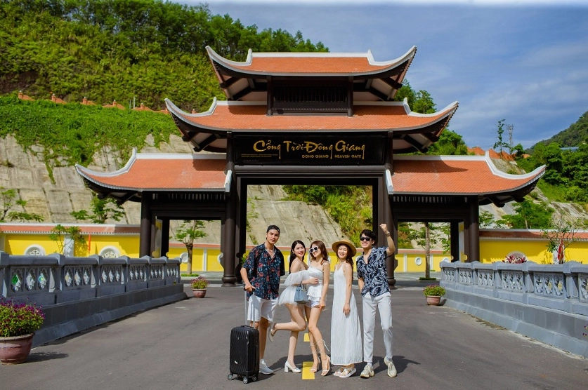 Phố cổ Hội An lung linh về đêm