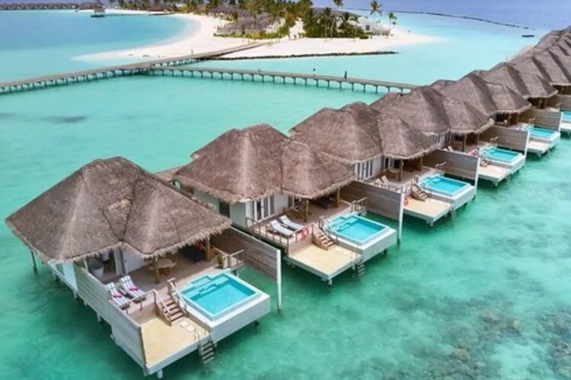 Resort sang trọng trên mặt nước ở Maldives
