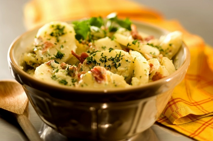 Salad khoai tây, một món ăn đặc sản của Đức