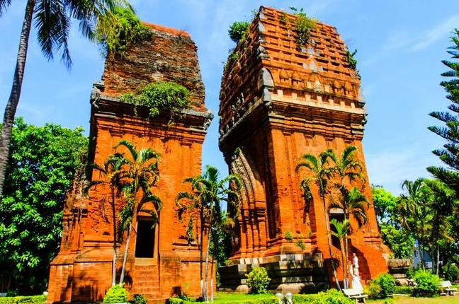 Tháp Đôi Quy Nhơn cổ kính