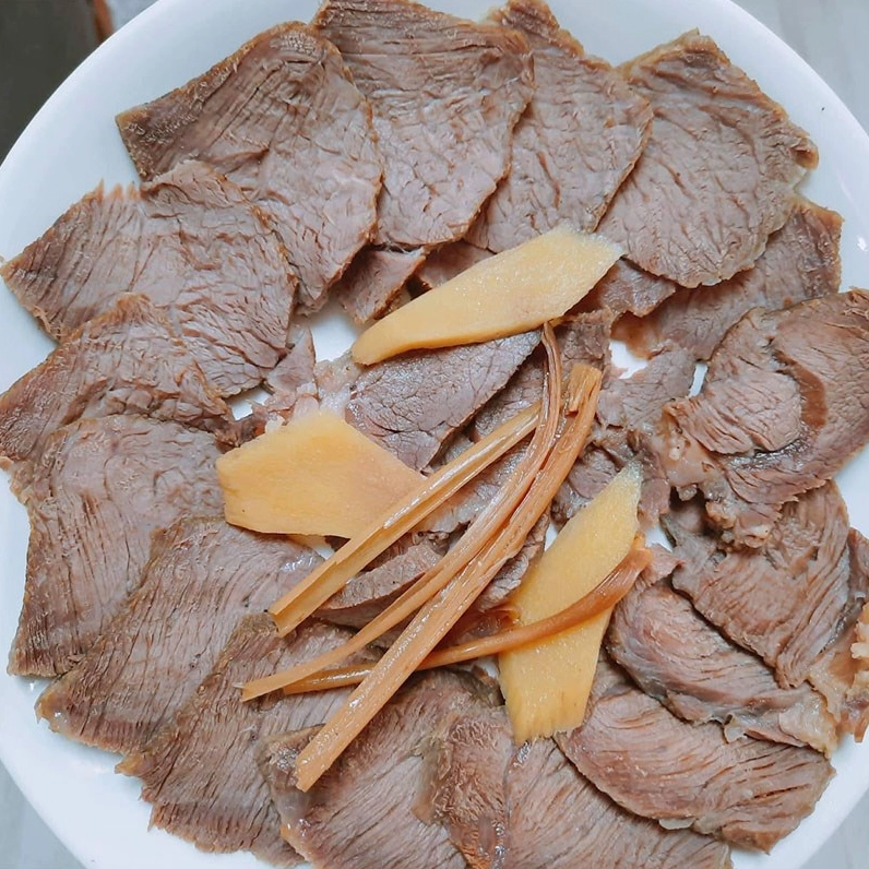 Thịt bò hấp thảo mộc tinh tế