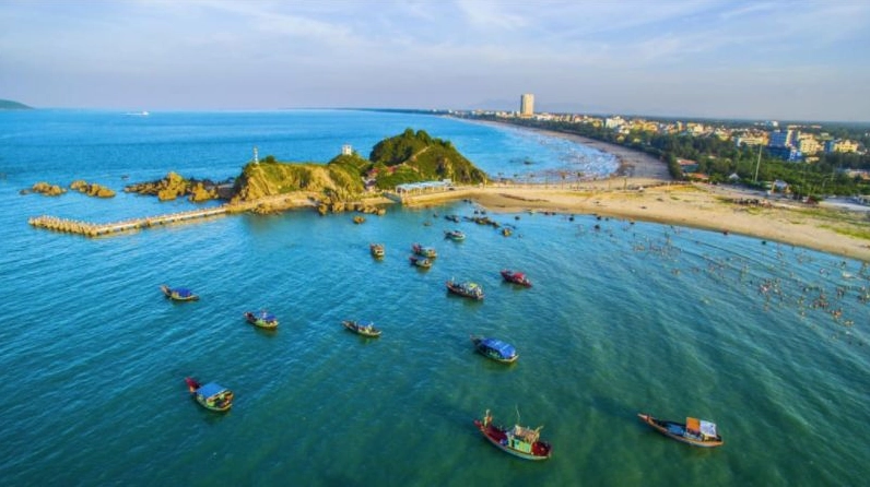 Toàn cảnh Đảo Ngư, Cửa Lò nhìn từ trên cao