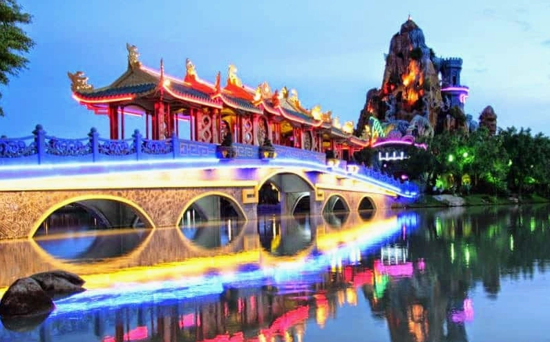 Toàn cảnh núi Bà Đen nhìn từ xa