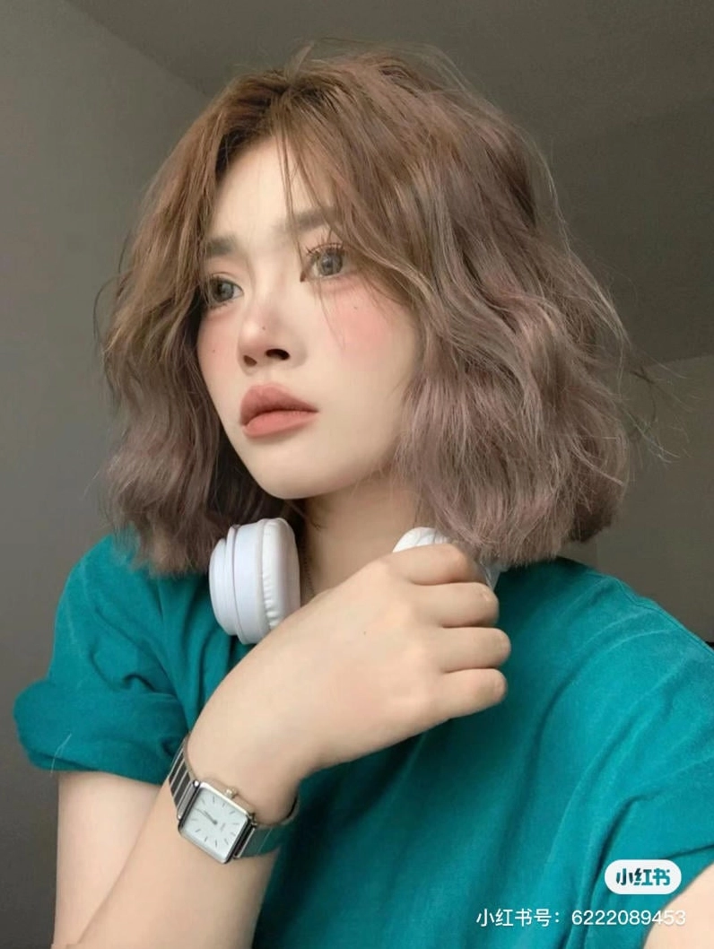 Tóc xoăn phồng tự nhiên trẻ trung