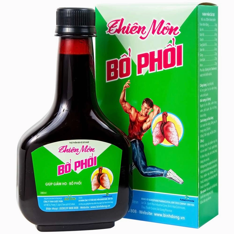Trẻ em đang được chăm sóc sức khỏe