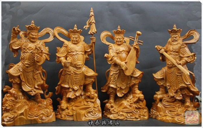 Trì Quốc Thiên Vương tay cầm đàn Tỳ Bà