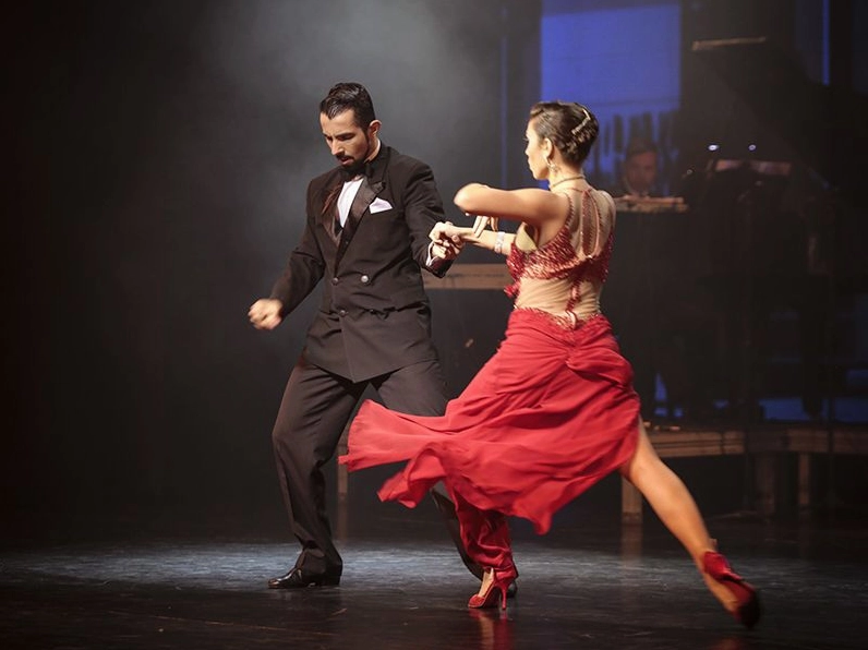 Đường phố Buenos Aires với không khí Tango