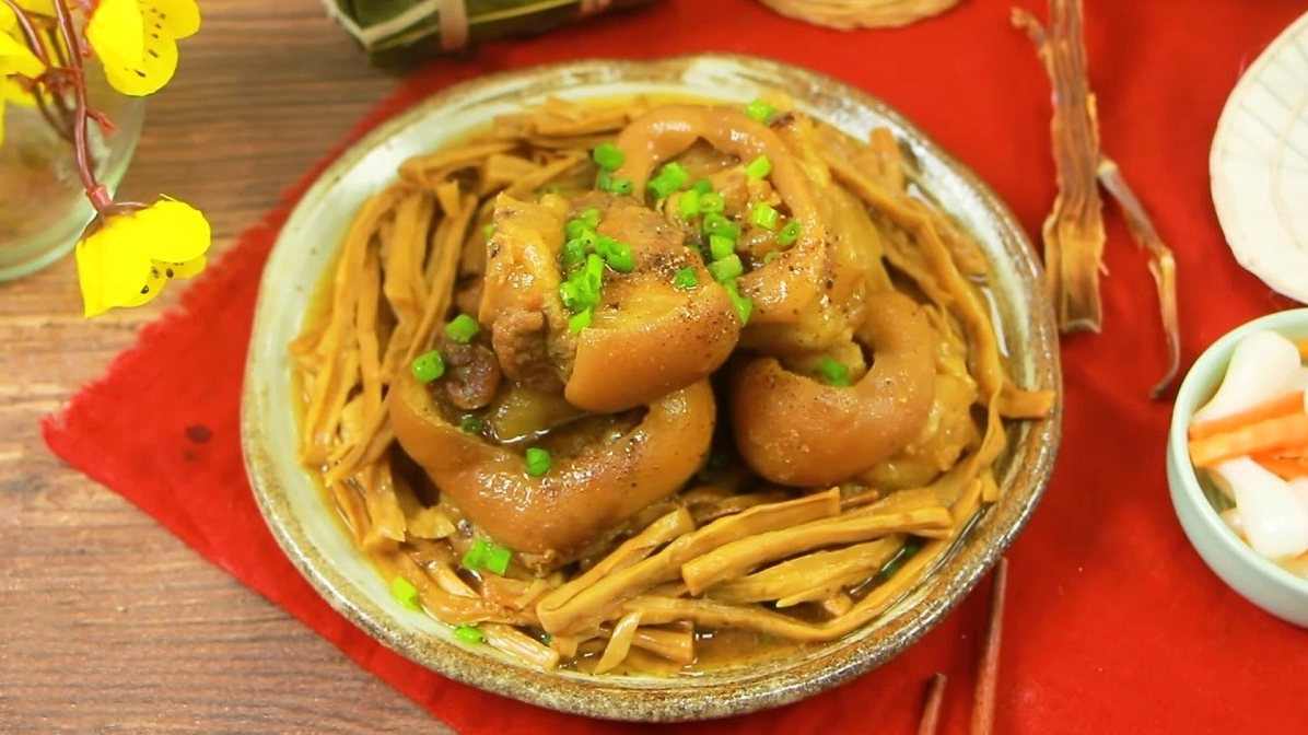 Vịt om măng khô đậm đà hương vị